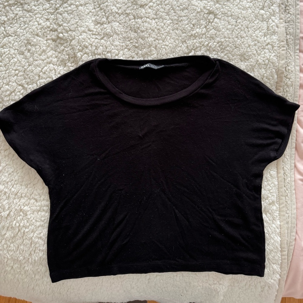 Black basic t-shirt